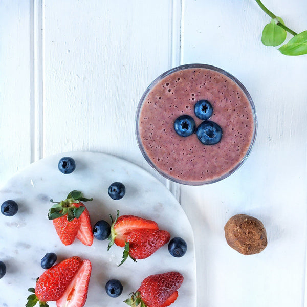 Berry Macadamia Smoothie